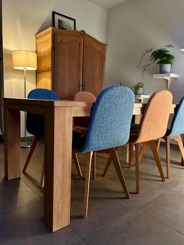 Kleurrijke stoelen (set van 6) beschikbaar voor biedingen