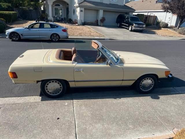 MERCEDES 450 SL CABRIOLET MET HARDTOP, Auto's, Oldtimers, Particulier, Airconditioning, Elektrische ramen, Lederen bekleding, Lichtmetalen velgen