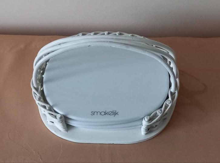 Setje ontbijt borden in mand., Huis en Inrichting, Keuken | Servies, Zo goed als nieuw, Bord(en), Overige stijlen, Overige materialen