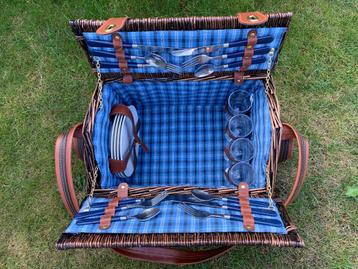Picknickmand NIEUW beschikbaar voor biedingen