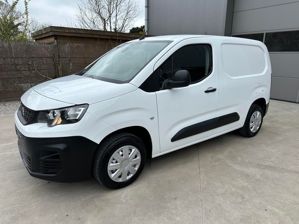 Peugeot partner / 3 zitplaatsen / BTW / 61100km!, Auto's, Bestelwagens en Lichte vracht, Voorwielaandrijving, Stof, 4 cilinders