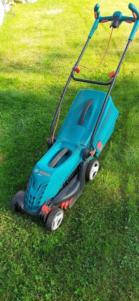 Grasmachine Bosch Arm 34, Jardin & Terrasse, Tondeuses à gazon, Comme neuf, 30 à 39 cm, Tondeuse rotative, Bac de ramassage, Enlèvement