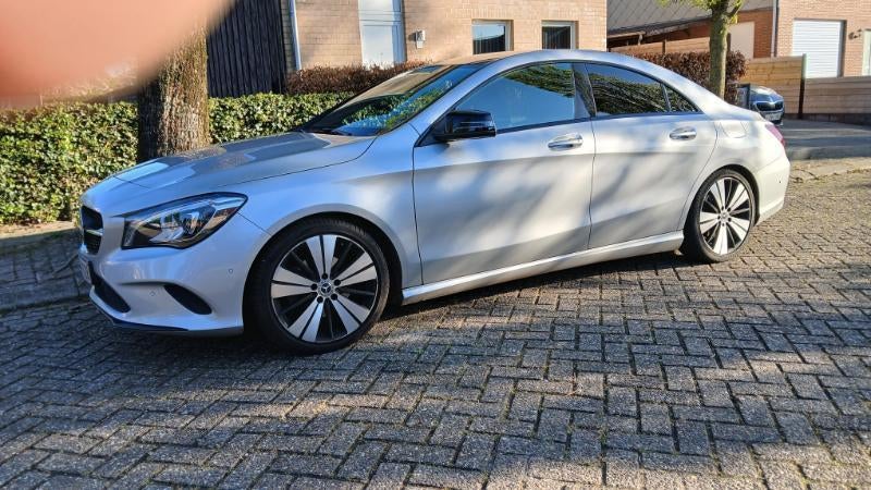 mercedes cla  180, Autos, Achat, 4 portes, Entretenue par le concessionnaire, Noir