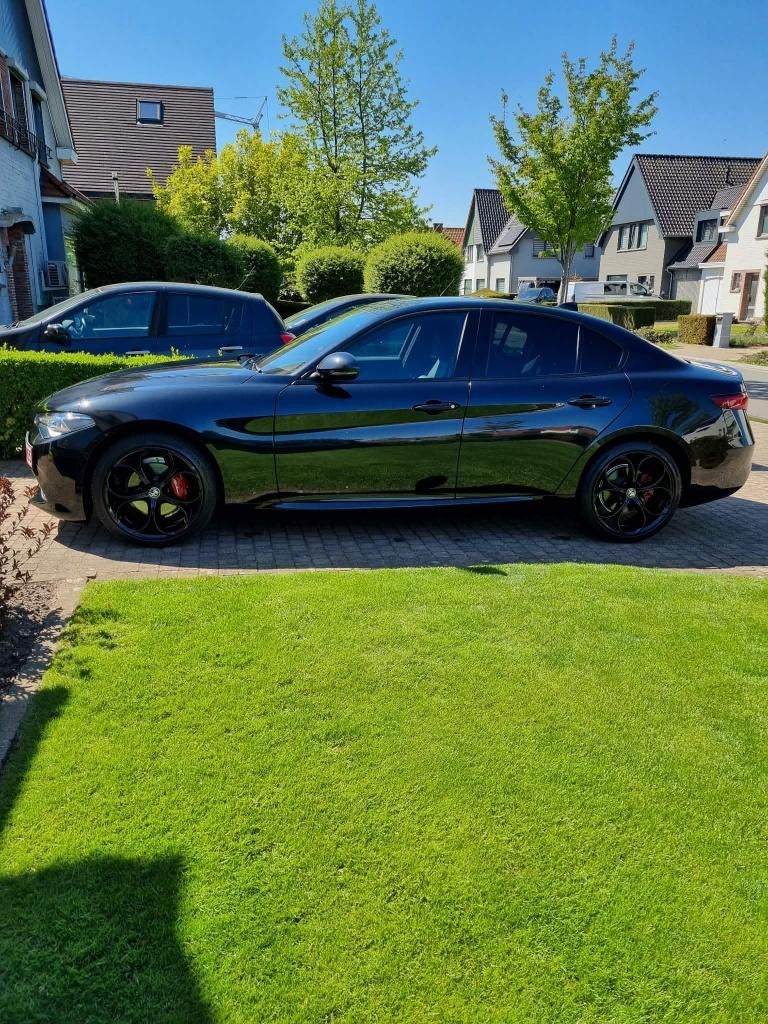 Alfa Romeo Giulia, Autos, Alfa Romeo, Noir, Berline, Automatique, Particulier