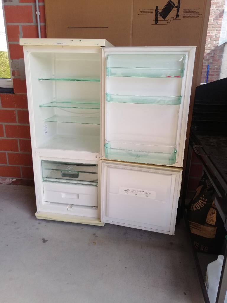 Combi frigo wit, Classe énergétique A ou plus économe, Avec compartiment congélateur, Utilisé, 100 à 150 litres