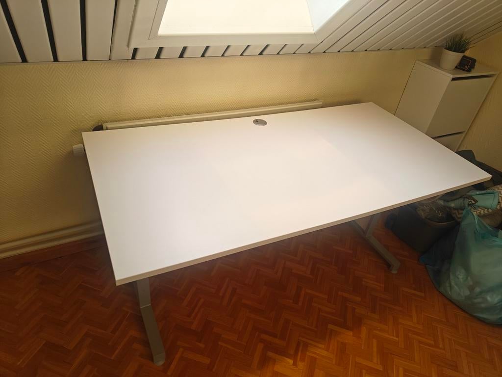 Kwaliteitsvolle bureau, Ophalen, Nieuw