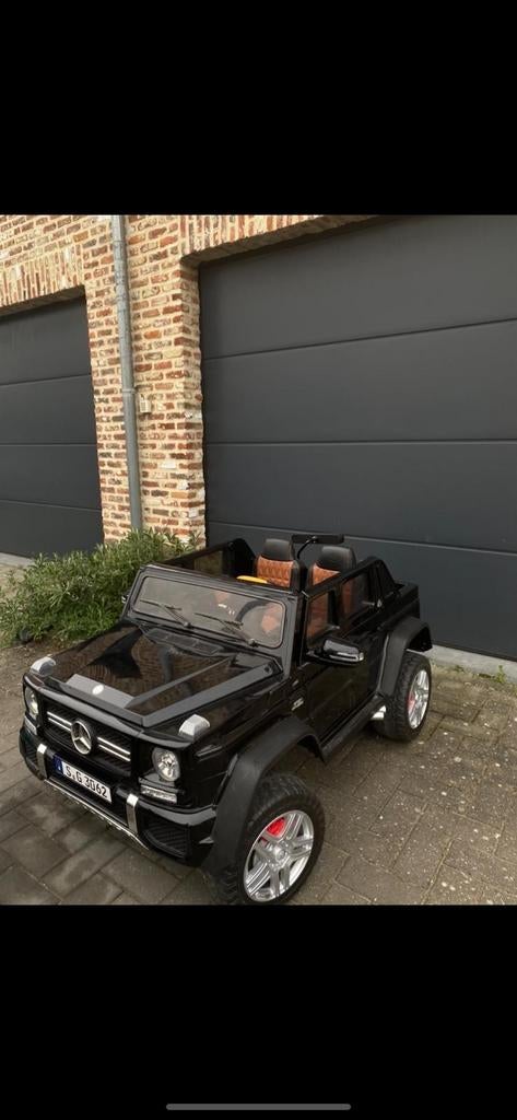 Elektrische kinderauto /  Mercedes model 6x6 / zwart, Ophalen, Zo goed als nieuw