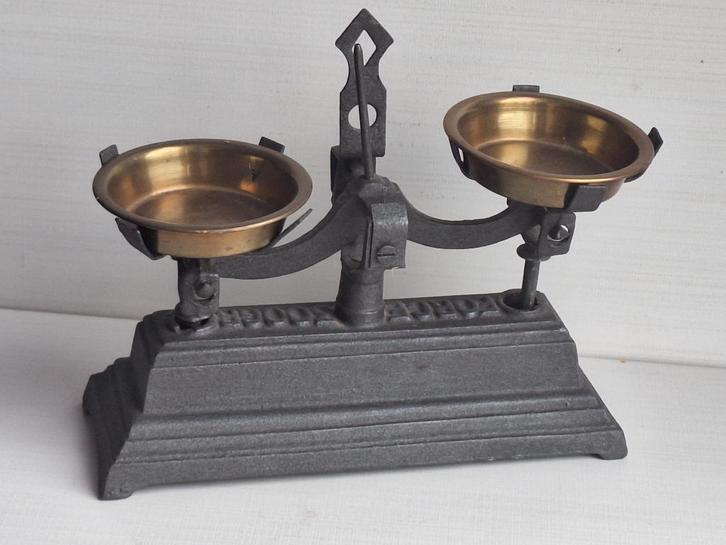 Belle ancienne petite balance en fonte (jouet ?), Antiquités & Art, Curiosités & Brocante, Enlèvement ou Envoi