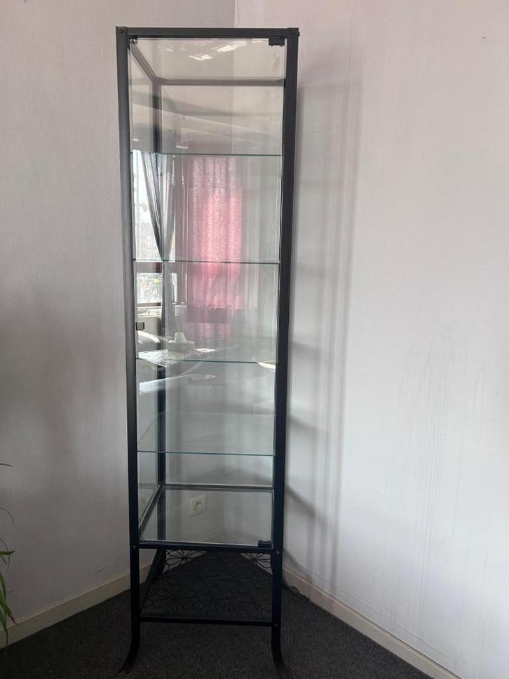 Vitrine  en verre avec cadre en métal (180 cm de haut), Maison & Meubles, Armoires | Vitrines, Comme neuf, 150 à 200 cm, Moins de 50 cm