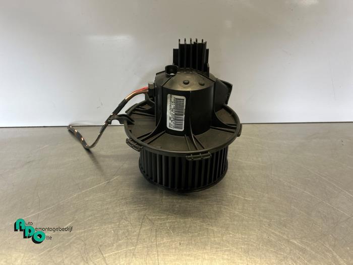 Moteur de ventilation chauffage d'un Opel Zafira B (Zafira B, -, Opel, 3 mois de garantie, Utilisé