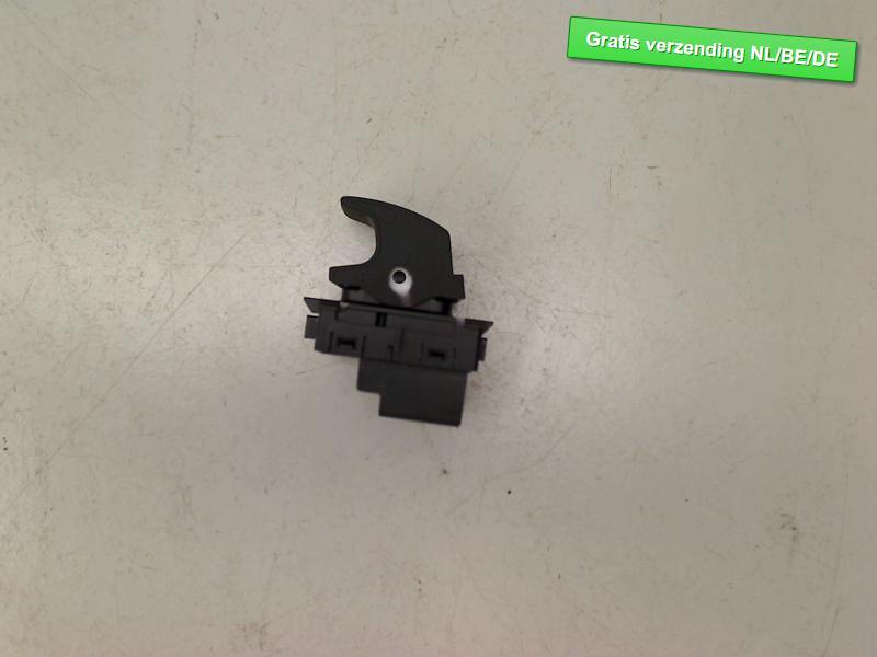 COMMUTATEUR VITRES ELECTRIQUES Golf Sportsvan (AUVS), Utilisé, De Bloemendaal 21 21
5221 EB  'S HERTOGENBOSCH, NL, Info@123Parts.nl