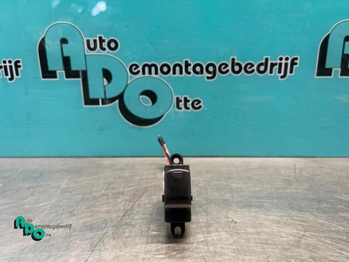 Commutateur vitre électrique d'un Nissan Micra (Micra 03-), Autos : Pièces & Accessoires, Tableau de bord & Interrupteurs, Nissan