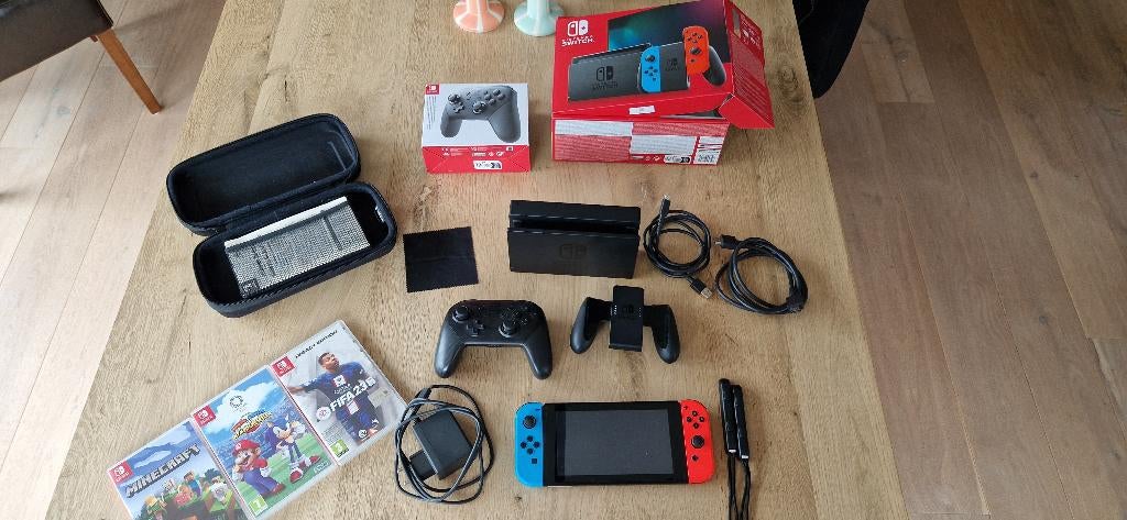 Nintendo Switch + 3 spelletjes+ extra pro controler, Comme neuf, Enlèvement, Switch Original, Avec jeux