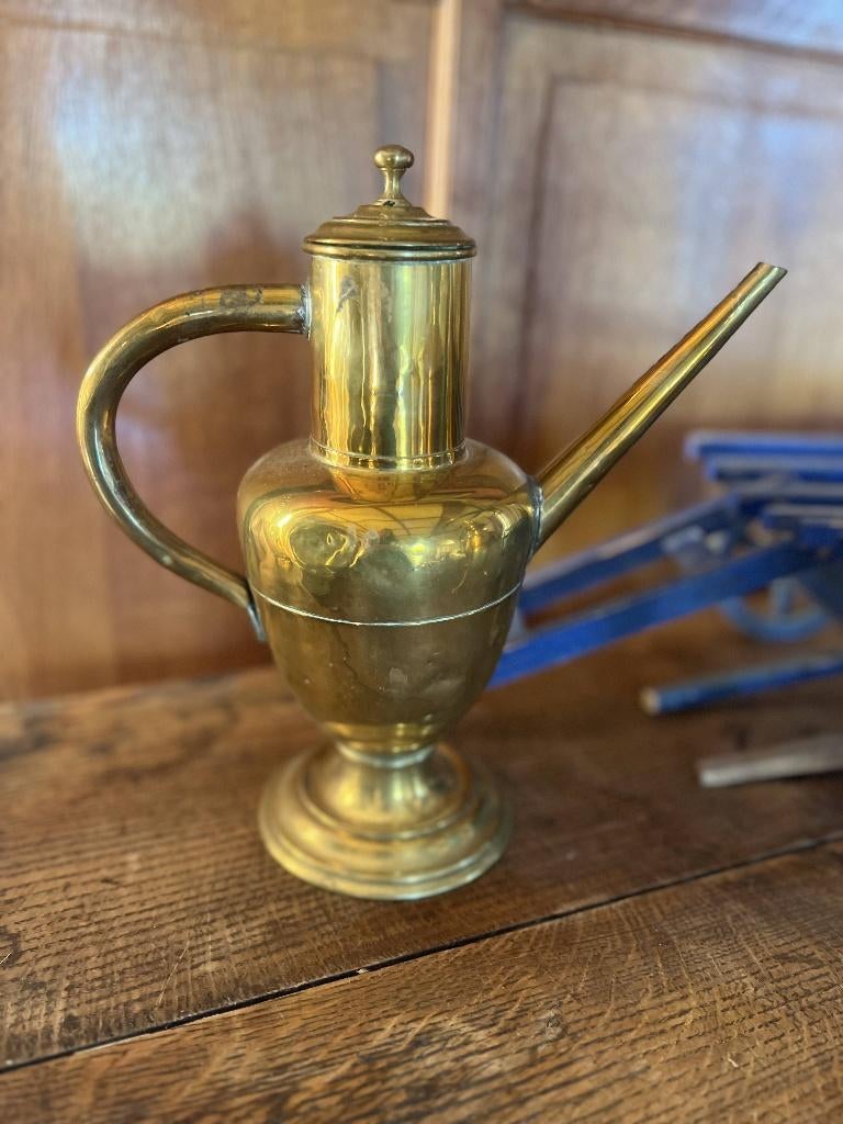 Aiguière en laiton doré, Antiquités & Art, Enlèvement