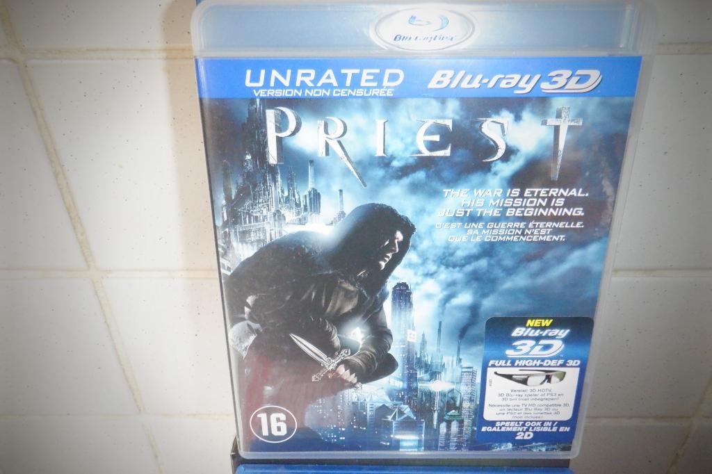 BLU RAY Unrated BLU RAY 3D Priest.(ook 2D Afspeelbaar), Ophalen of Verzenden, Zo goed als nieuw, Horror