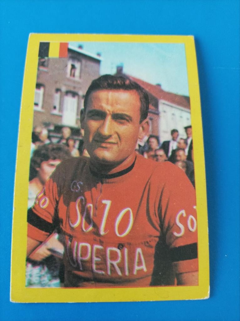 Le cycliste unifolié Bernard Van De Kerkhove, numéro 52, Enlèvement ou Envoi