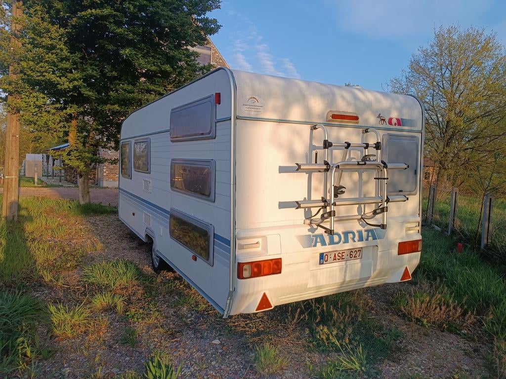 Adria Altea 502dt, 6p ,2005, 3 dubbel stapelbed, 4/5 fietsen, Jusqu'à 6, Lits superposés, 750 - 1000 kg, Particulier