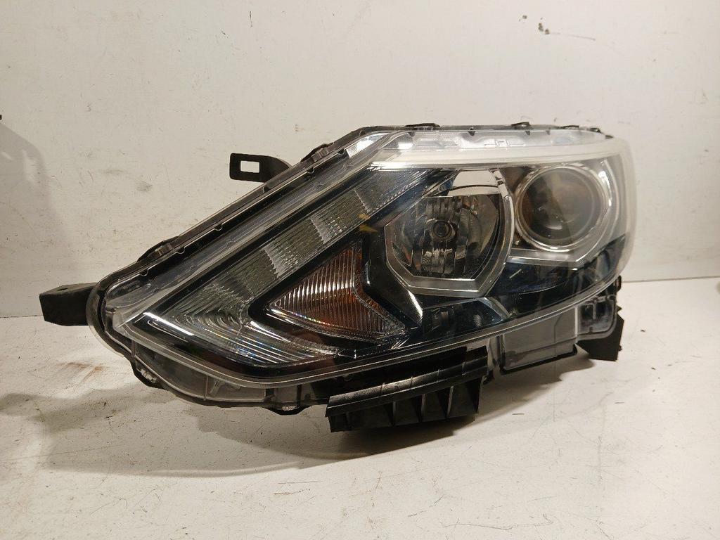 Koplamp links Nissan Qashqai, Onderdelen@venauto.nl, Van der Ven Autorecycling B.V., Ettenseweg 76, 4706 PB Roosendaal, The Netherlands