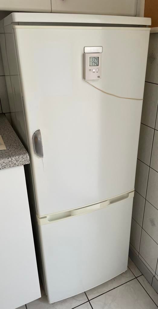 Réfrigérateur avec congélateur Inuvik, blanc, Enlèvement, Utilisé, Avec compartiment congélateur, 120 à 140 cm