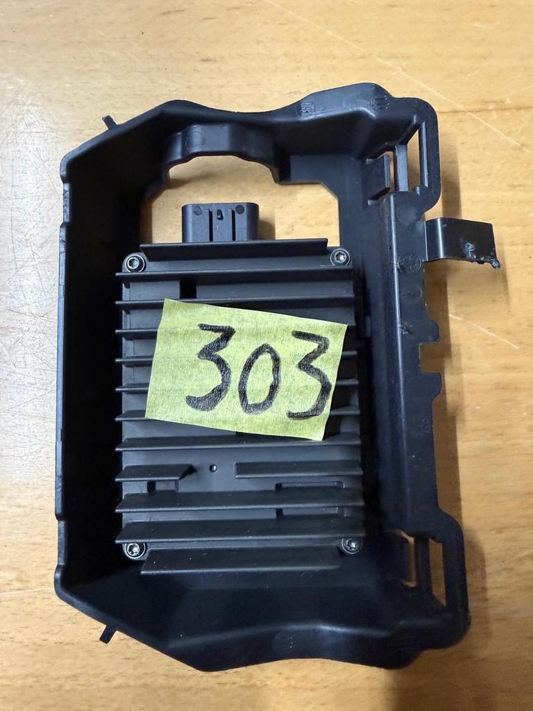 2023 FISKER OCEAN ACHTER LINKS CONTROLE MODULE UNIT, Gebruikt, -, -, Ophalen of Verzenden