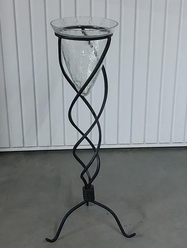 2 bloemstaanders  in smeedijzer met vazen in glas, Ophalen, Glas