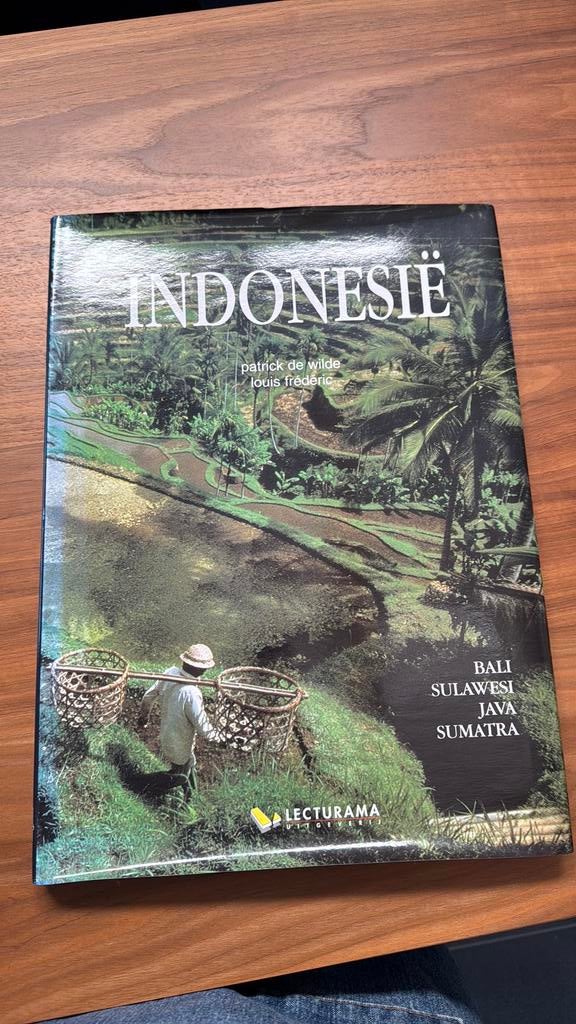 Boek over Indonesie, Boeken, Natuur, Gelezen, Natuur algemeen, Ophalen