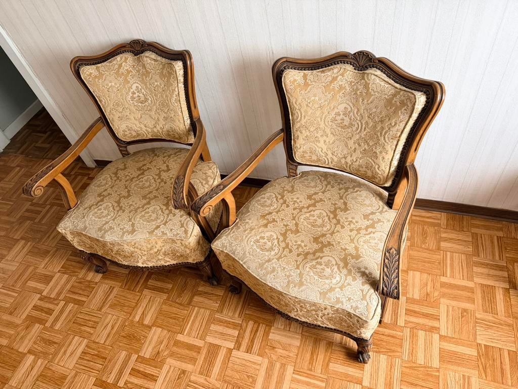 2 fauteuils anciens de style Louis XV (avec exemples AI), Maison & Meubles, Fauteuils, Utilisé, Bois, Tissus, 50 à 75 cm, Enlèvement