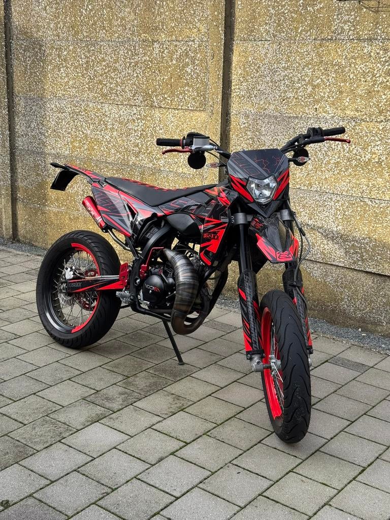 Sherco sm-rs 2023 (50cc), Ophalen, 6 versnellingen, Gebruikt, Klasse B (45 km/u)