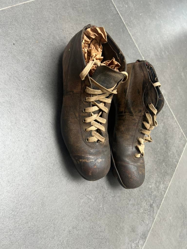 Voetbal schoenen vintage, Verzamelen, Sportartikelen en Voetbal, Ophalen