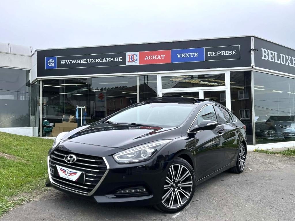 HYUNDAI i40 1.7 CRDi*AUTOMATIQUE*TOIT-OUVRANT*CAMERA*GPS, Auto's, Hyundai, 4 deurs, 4 cilinders, 1685 cc, Zwart