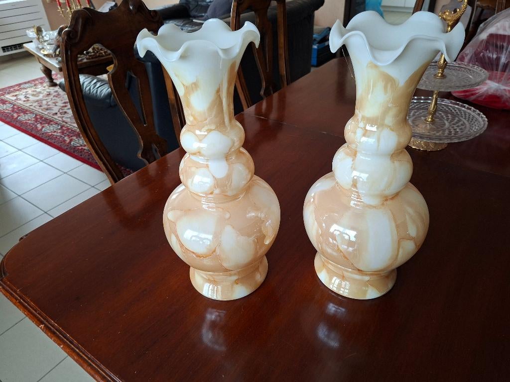 LAATSTE AFPRIJZING: 2 mooie vazen, Antiek en Kunst, Antiek | Vazen, Ophalen