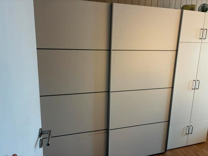 Kleerkast met schuifdeuren - 200x180x50cm, Huis en Inrichting, Kasten | Roldeurkasten en Archiefkasten, Zo goed als nieuw, Ophalen