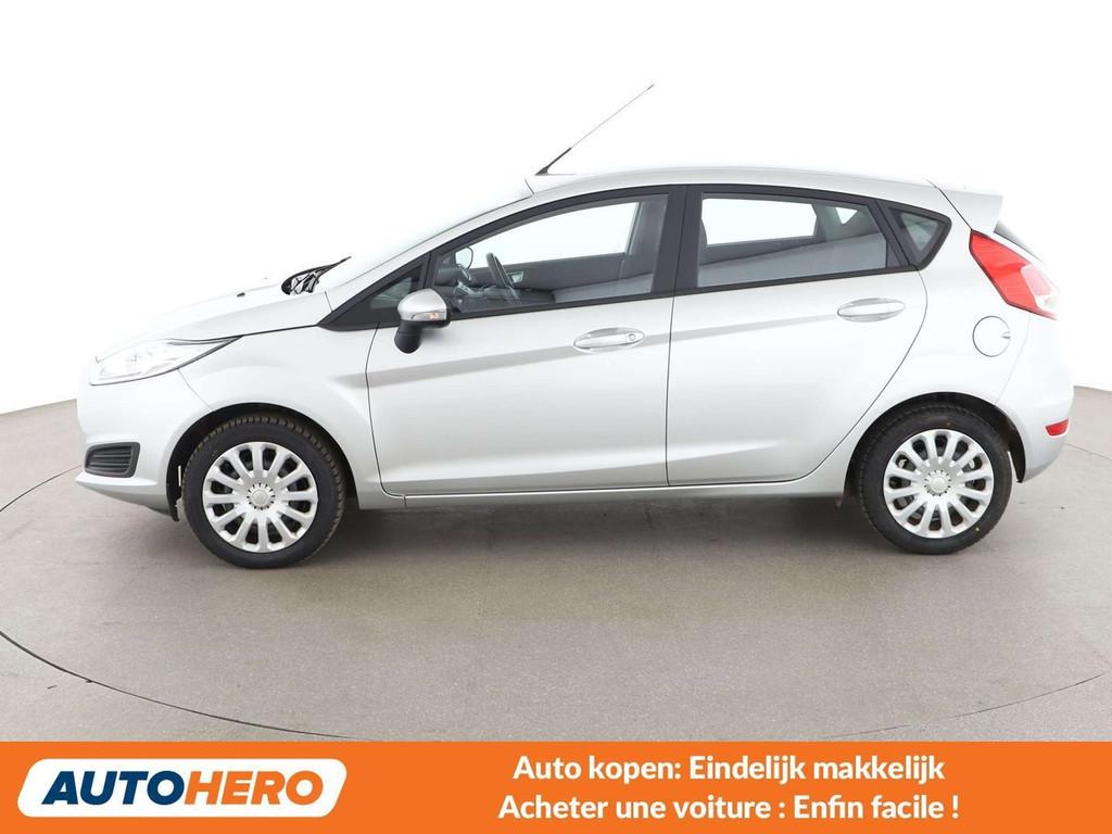 Ford Fiesta 1.0 Trend (bj 2017), Voorwielaandrijving, Gebruikt, Start-stop-systeem, Zilver of Grijs