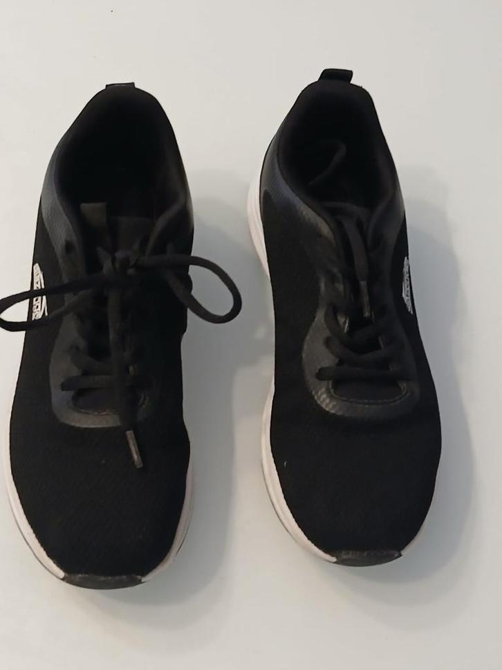 Slazenger sneakers met traagschuim — zwart - maat 36,5, Sport en Fitness, Loopsport en Atletiek, Zo goed als nieuw, Hardloopschoenen