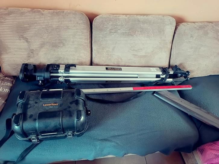 laserliner cubus met meetstok en statief, Doe-het-zelf en Bouw, Meetapparatuur, Zo goed als nieuw, Afstand, Ophalen