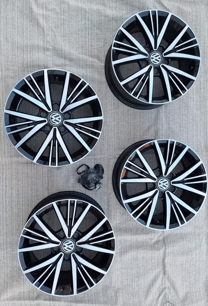 Originele VW 17 inch "Montana" velgen (Diamond Cut), Auto diversen, Wieldoppen, Ophalen