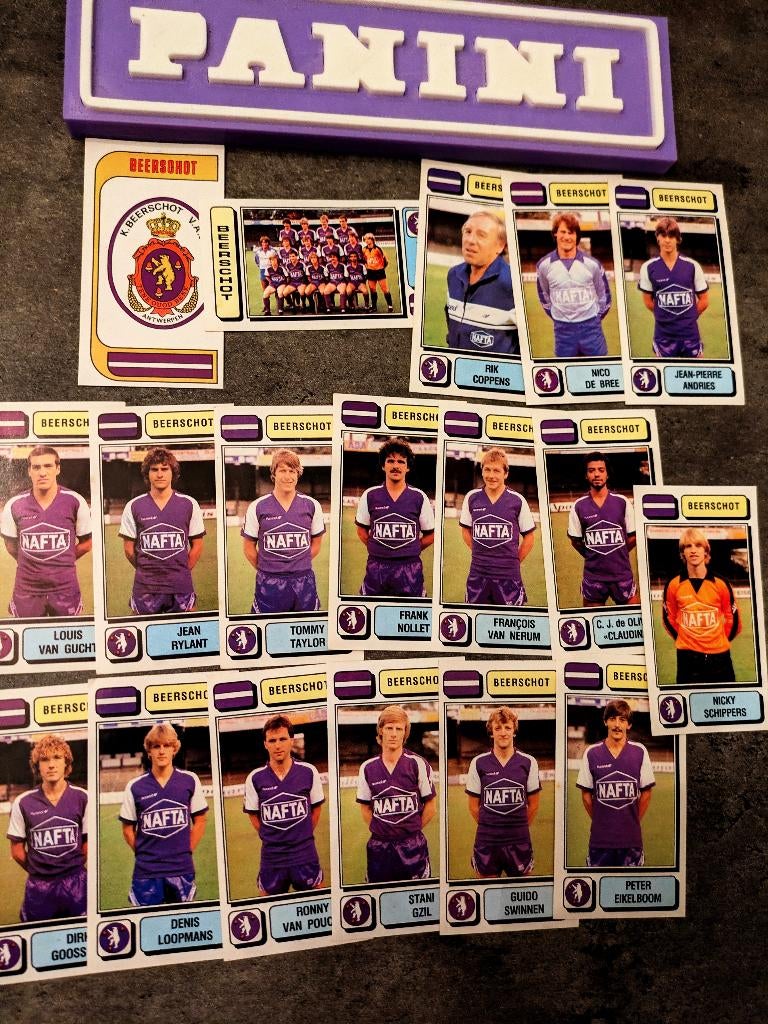 AUTOCOLLANTS PANINI FOOTBALL 83 BEERSCHOT 18 FOOTBALL 1983, Envoi, Neuf