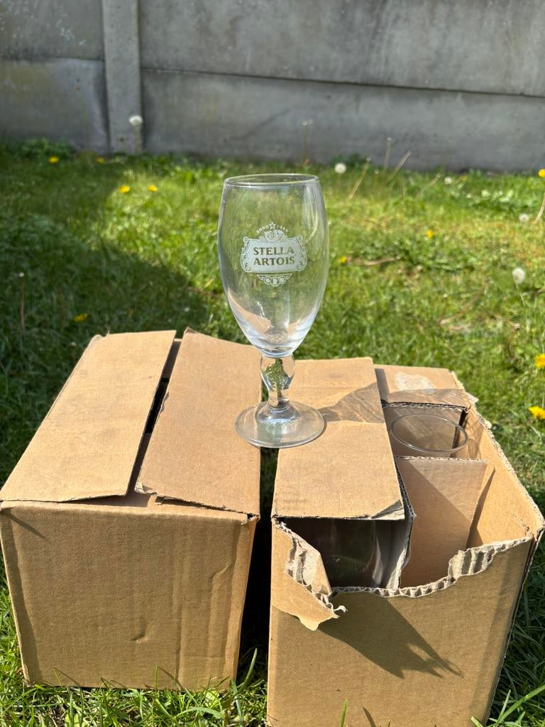 Bier gelezen van stela  2seten van 6, Collections, Verres & Petits Verres, Enlèvement, Comme neuf