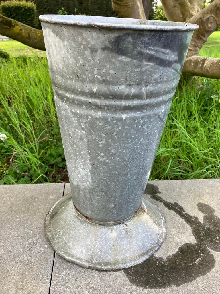 Zinken bloempot, Ophalen, Gebruikt