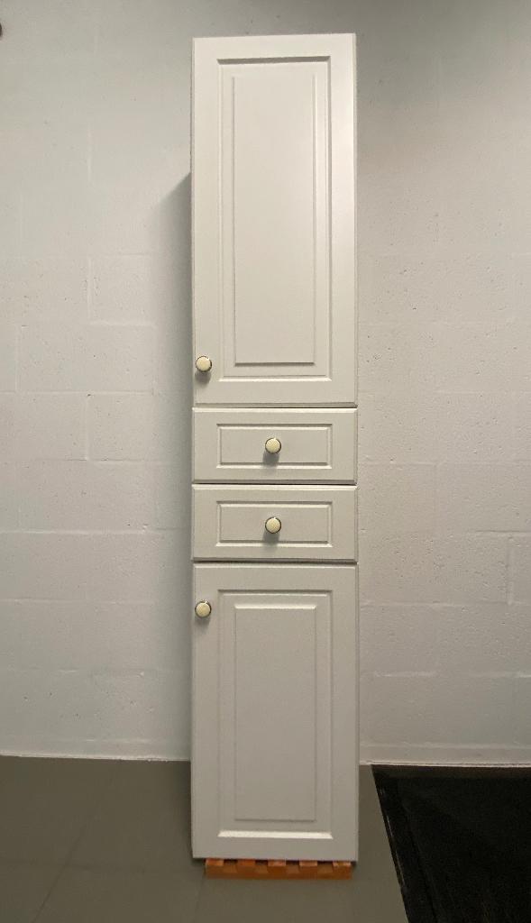 Armoires  blanches (2 colonnes), Maison & Meubles, Armoires | Étagères, Utilisé, Enlèvement