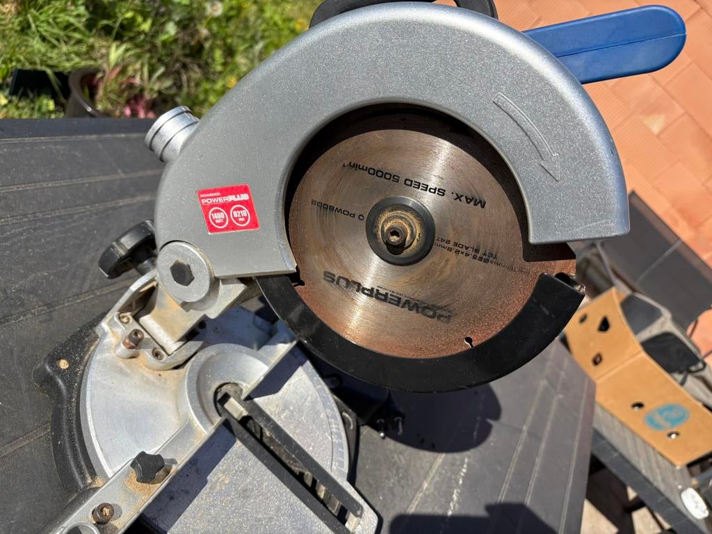 Scie a onglet, 70 mm ou plus, Enlèvement, Utilisé, 1200 watts ou plus