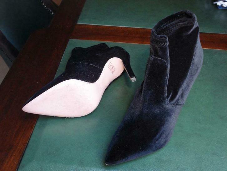 *VAL* Maury zwarte enkellaarsjes, dames. mt 39, Kleding | Dames, Schoenen, Zo goed als nieuw, Lage of Enkellaarzen, Zwart, Ophalen of Verzenden