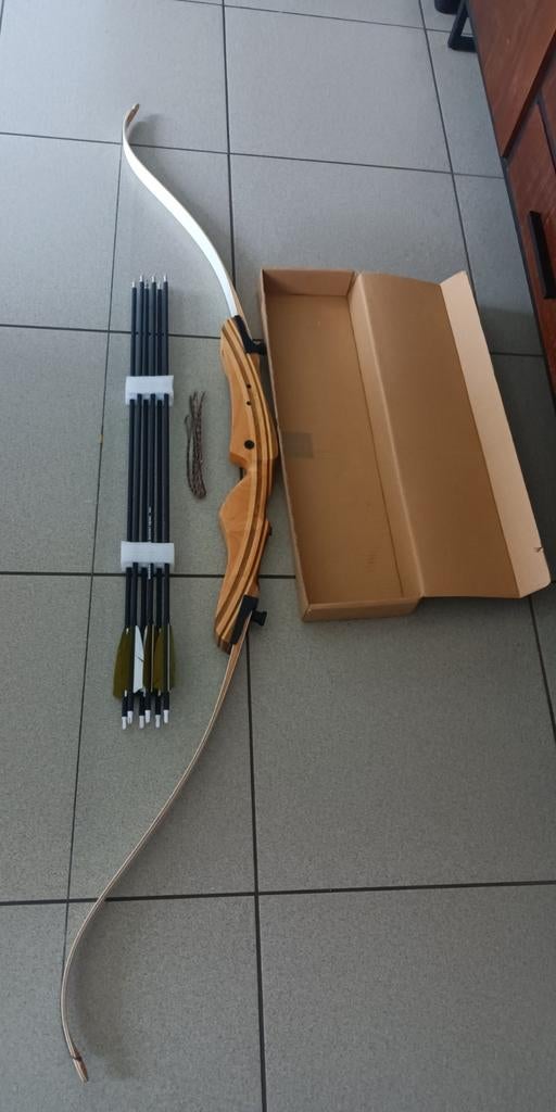 Recurve boog 68"22#RH Carbone pijlen 32", Sport en Fitness, Handboogschieten, Ophalen of Verzenden, Pijlen