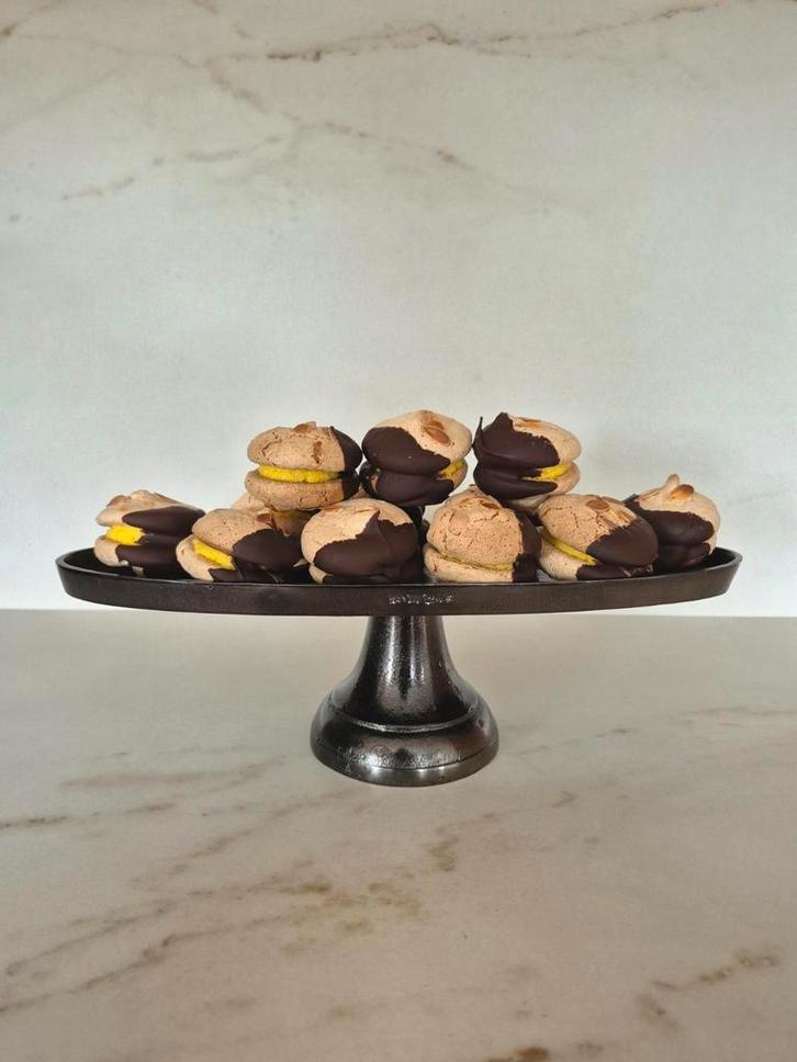 Riverdale - Metalen taartschotel op voet, Huis en Inrichting, Woonaccessoires | Etagères, Nieuw, Ophalen of Verzenden