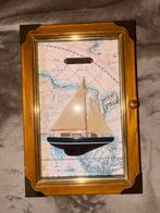 Boite a cles marine en bois vernis, Enlèvement, Comme neuf, Voilier