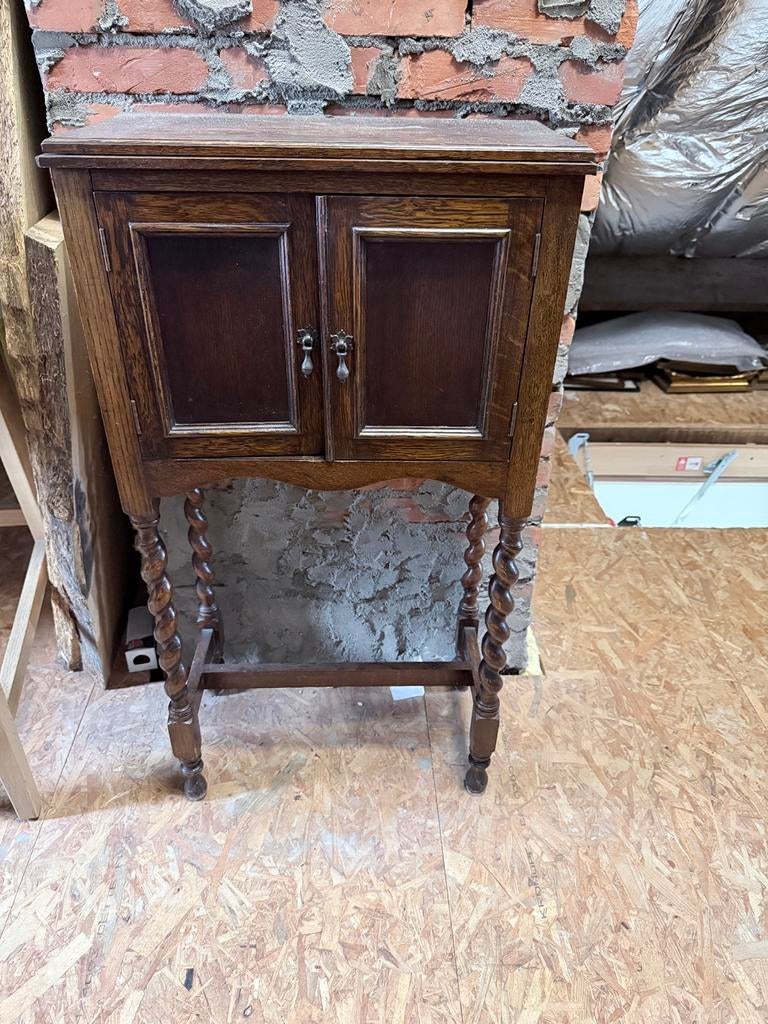 Antieke bijzet tafel en kastje., Enlèvement