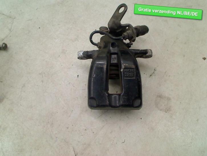 REMKLAUW LINKS ACHTER zwart Golf VI (5K1) (8J0615423E), Auto-onderdelen, Remmen en Aandrijving, Volkswagen, Gebruikt