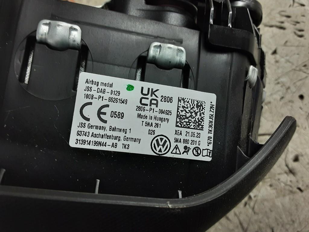 AIRBAG VOLANT Volkswagen Golf VIII (CD1) (5NA880201G), Volkswagen, Mevr. I. Hauben, Utilisé, Rue de l'Espoir 34 34
4030  GRIVEGNÉE, BE