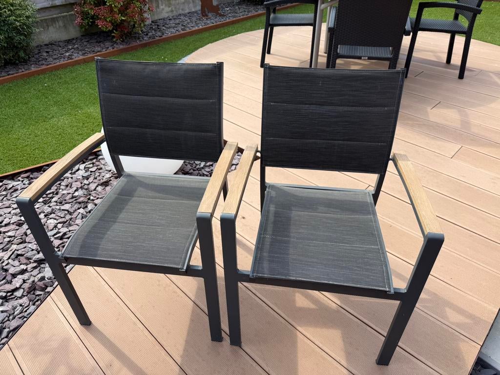 2 stapelbare tuinstoelen, Ophalen, Zo goed als nieuw