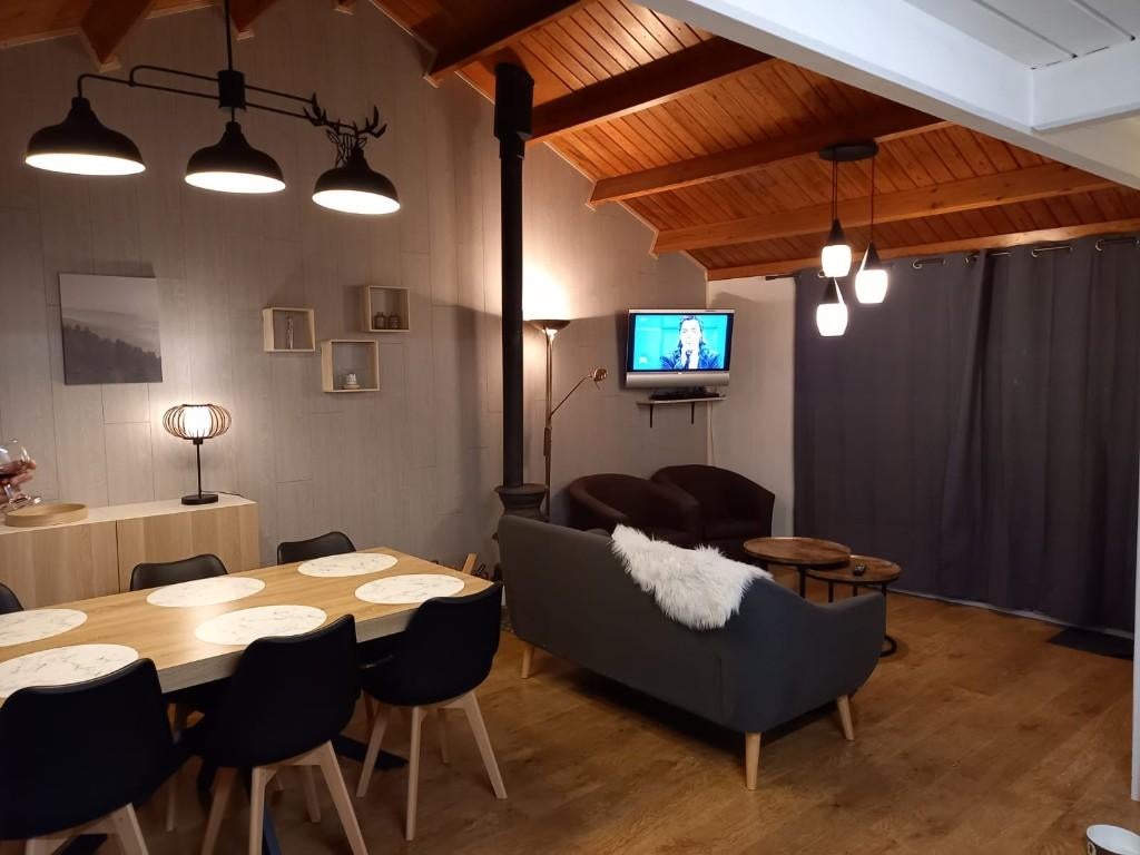 Chalet 74 La Boverie te Rendeux(Belgische Ardennen), 5 personen, 2 slaapkamers, Recreatiepark, Chalet, Bungalow of Caravan